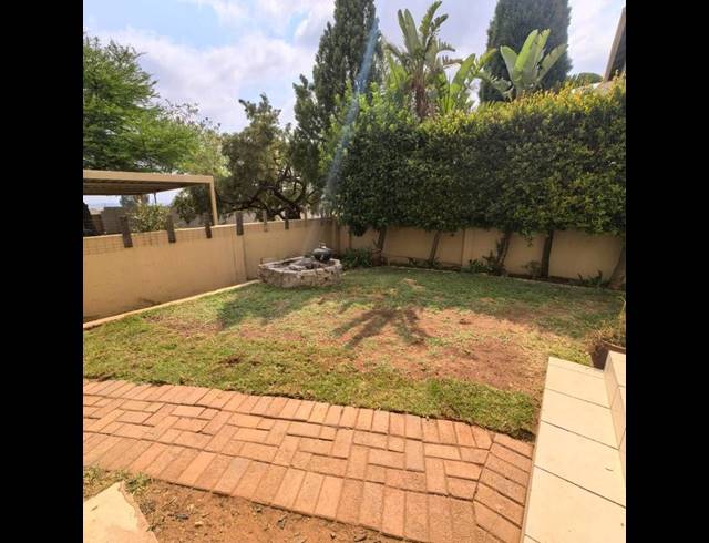 2 BEDROOM TOWNHOUSE FOR SALE IN ZANDSPRUIT